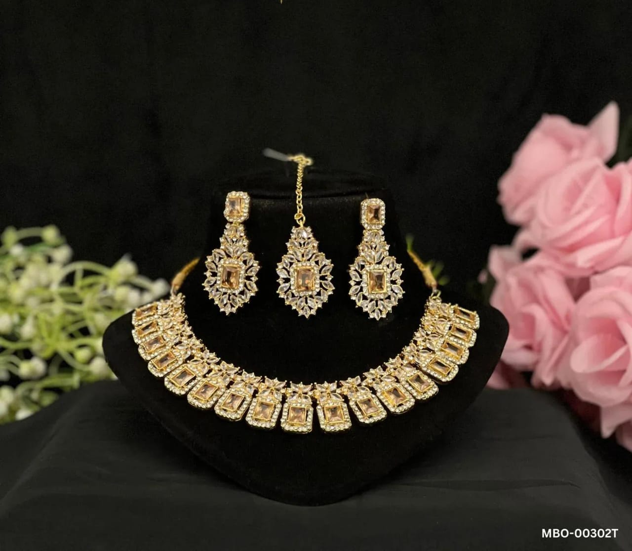 ARVILA'S NECKLACE (MBO-00302T)